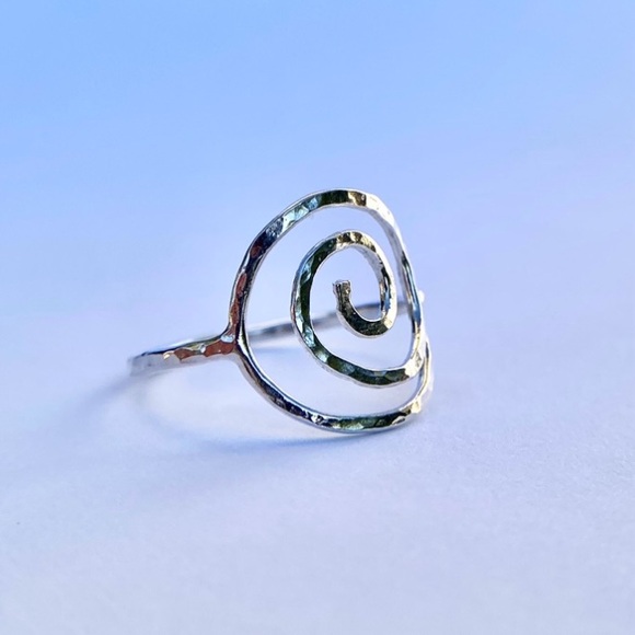Sterling silver spiral ring, Swirl symbol ring, handmade ring, made to order - Picture 3 of 6